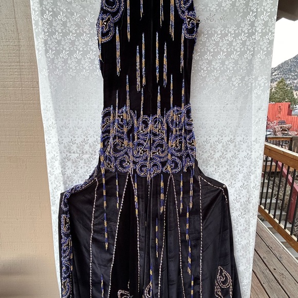 VINTAGE VELVET EGYPTIAN BEADED DRESS - Picture 3 of 13
